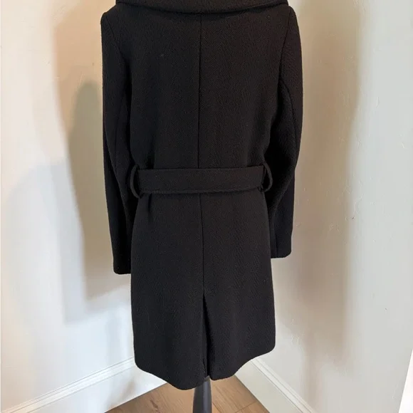 Elegant Black Women's Coat - Picture 3 of 12